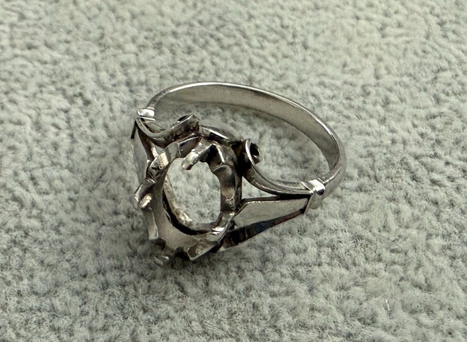 vintage platinum mounting for oval stone ring 7mm X 10mm
