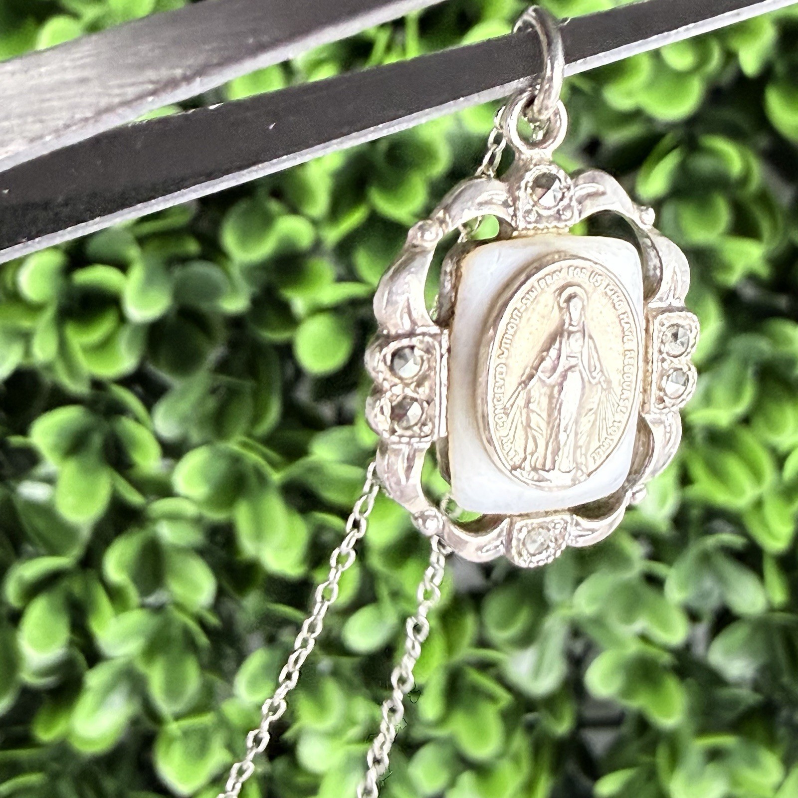 Vintage THEDA Sterling Silver Virgin Mary Miraculous Medal Pendant Necklace