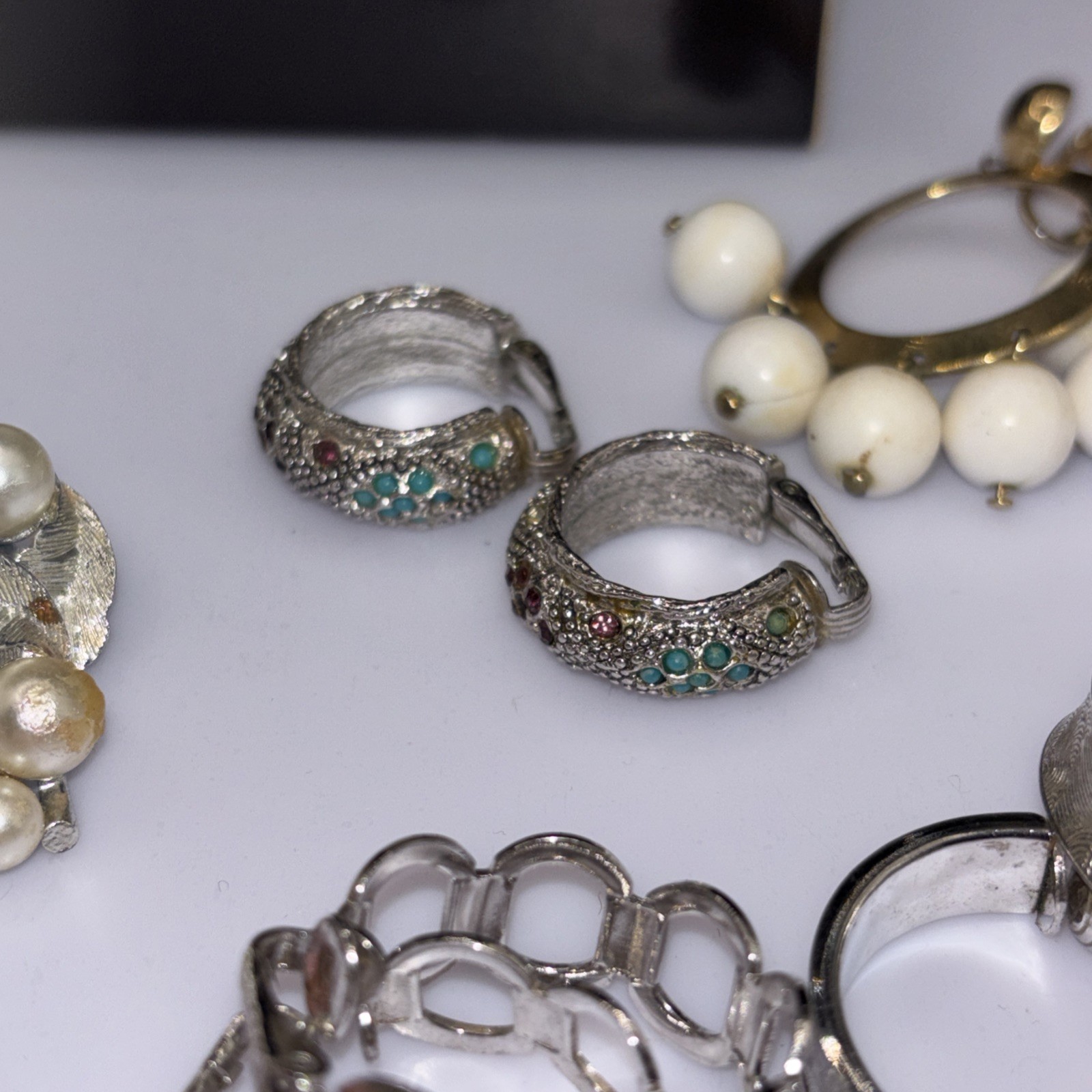 Vtg Sarah Coventry Clip On Earring Jewelry Lot. Estate Auction. See Description