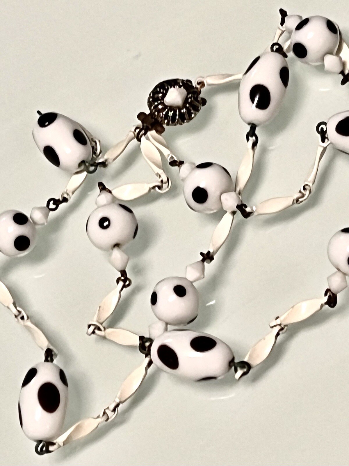 RARE VNTG. MURANO GLASS~BLK&WHT DOTS~ENAMELED BAR LINK STATION NECKLACE ~28”