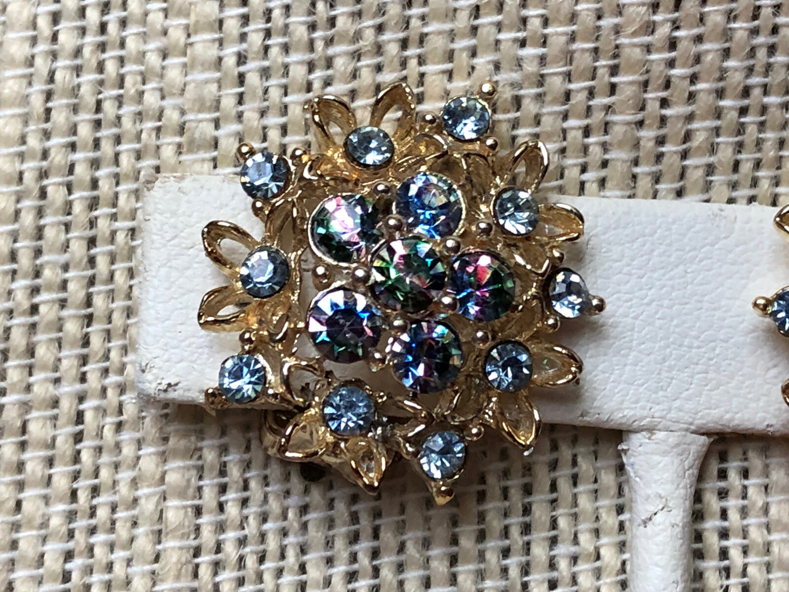 Signed STAR Vintage Gold tone Rhinestone Earrings Great Minty Condition