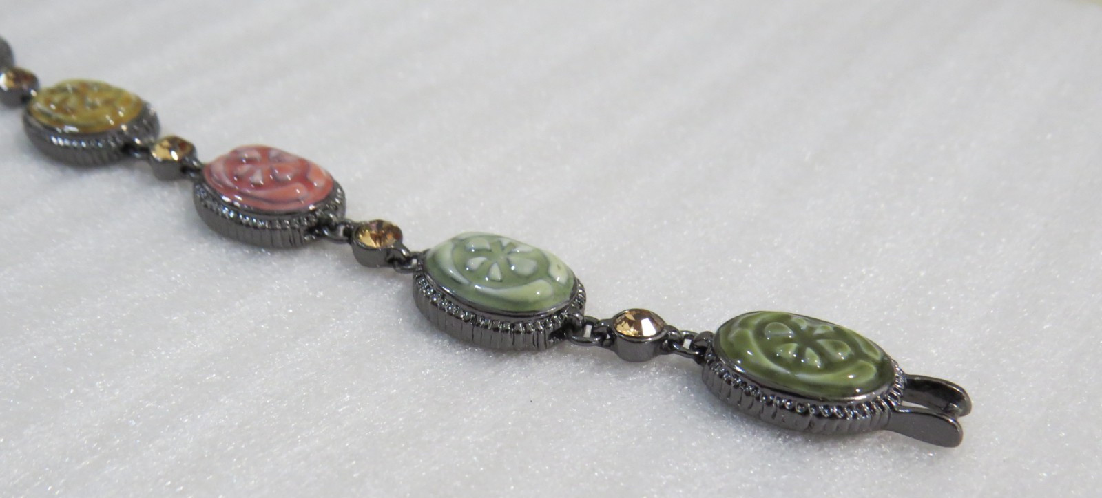 liz claiborne LC Signed Bracelet. Multi Color Pastel 8” Long
