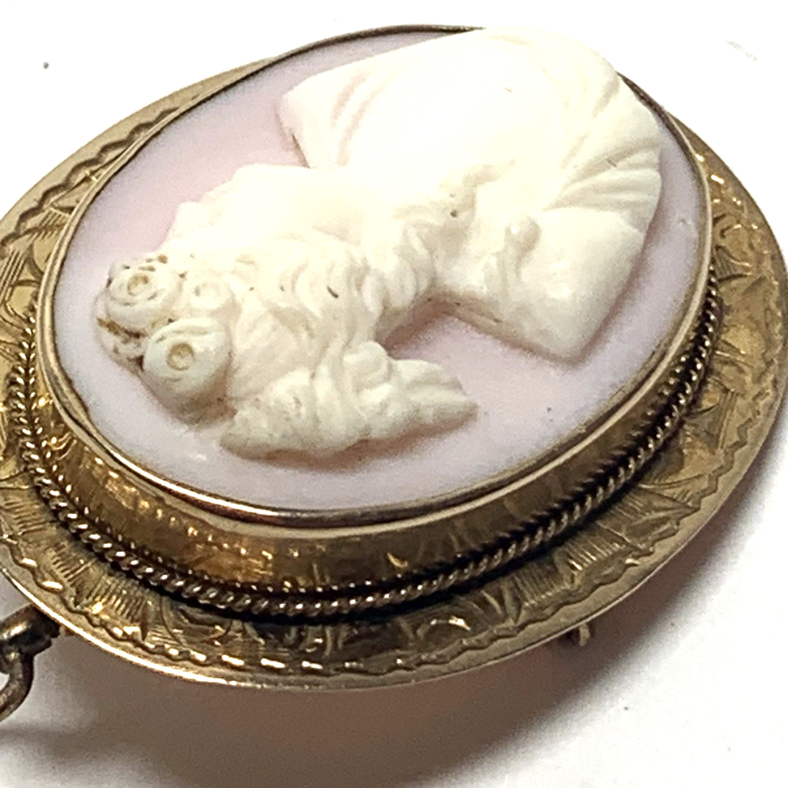 Vintage 10k Gold Right Facing Hand Carved Cameo Brooch Pin Pendant