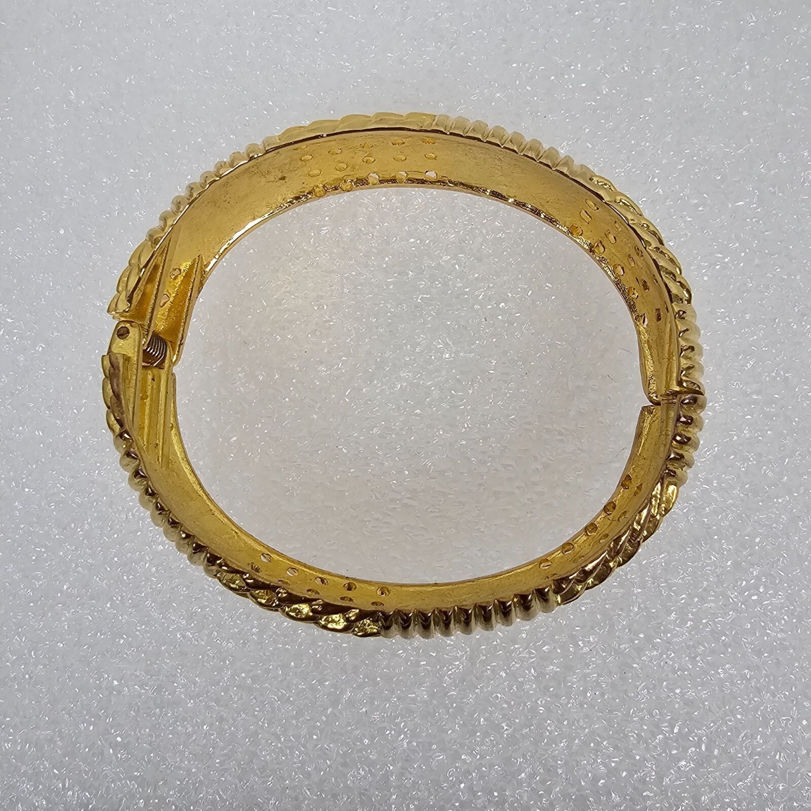 Vintage Gold Tone Hinged Clamper Bracelet Stripe Open Work Chunky Statement