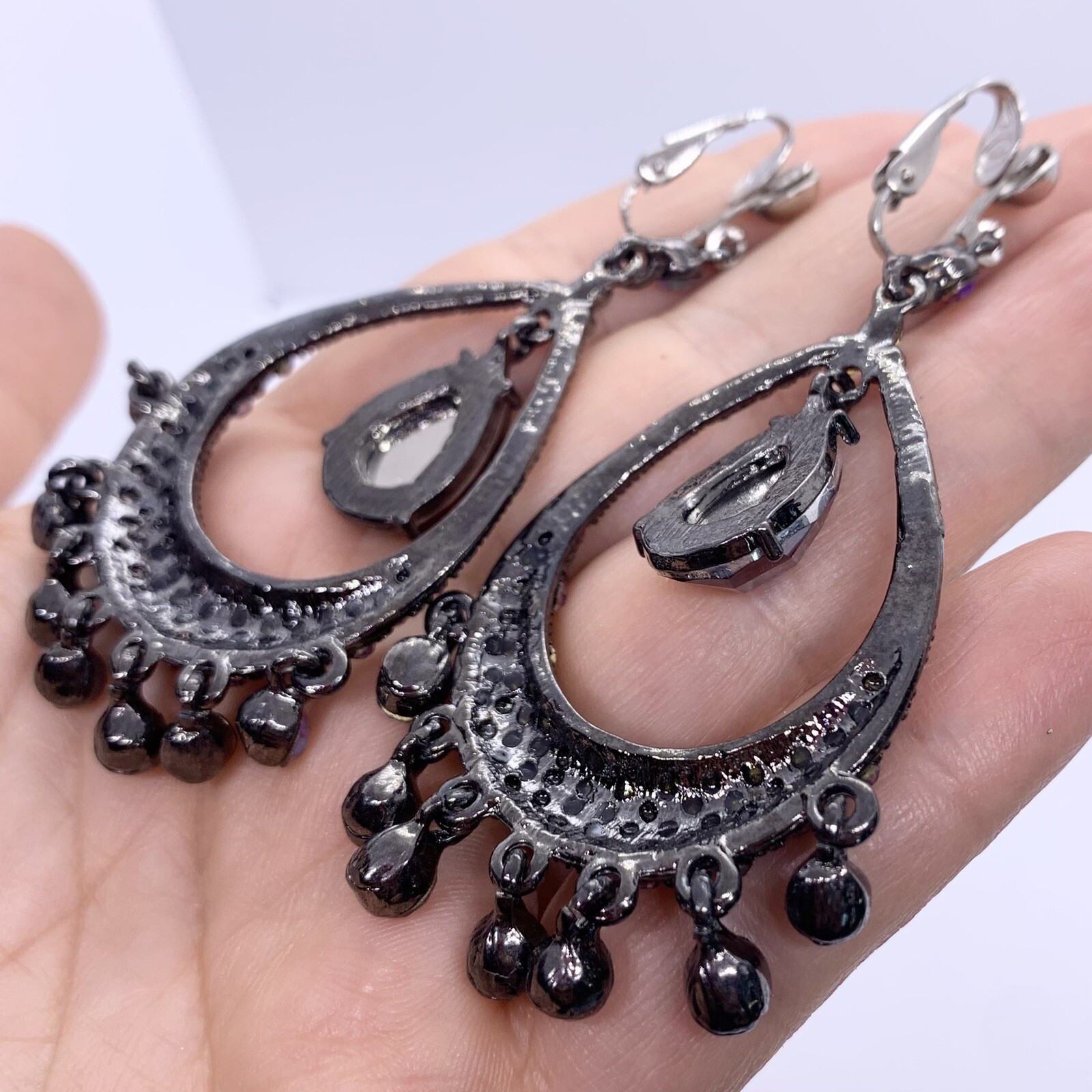 VTG PINK PURPLE PAVE CRYSTAL GUNMETAL BIG CHANDELIER HOOP EARRINGS DANGLE CLIPON