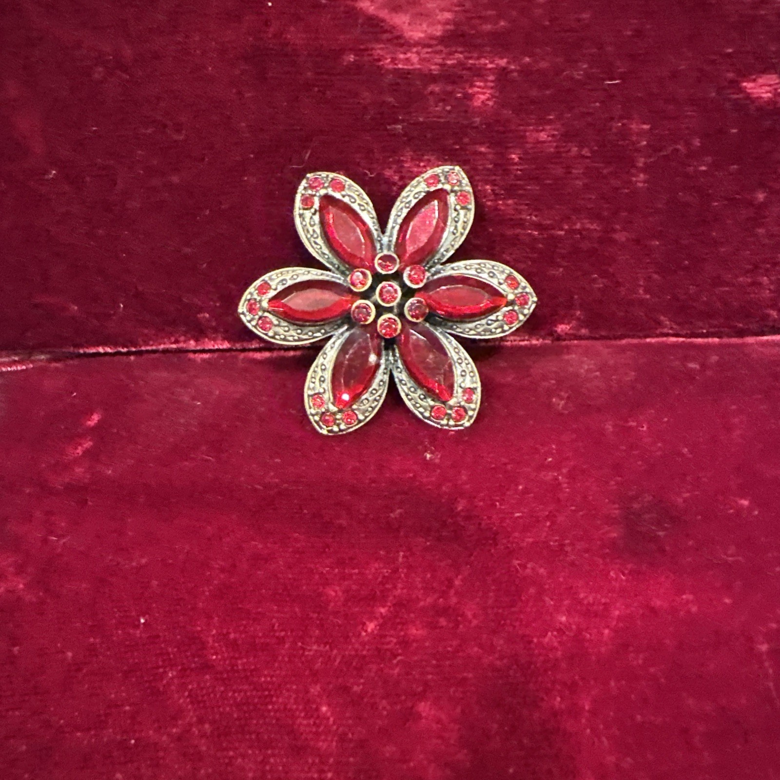 Vintage Red Glass Marquis Flower Floral Scatter Hat Tac Pin Retro 2 In Wide