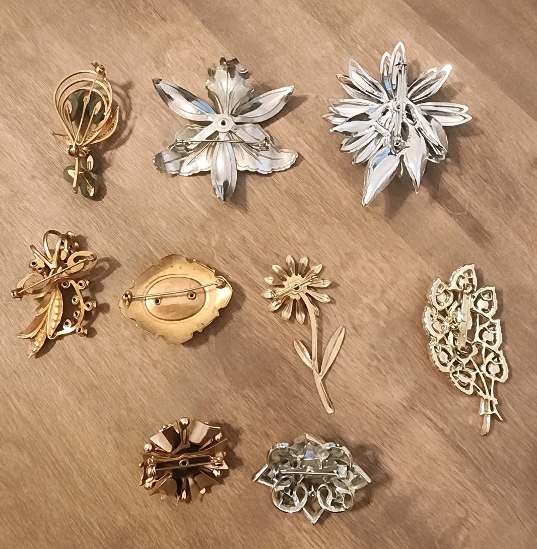 Vintage Flower Floral Star Brooches Lot of 9 Gold And Silver Tone Brushed