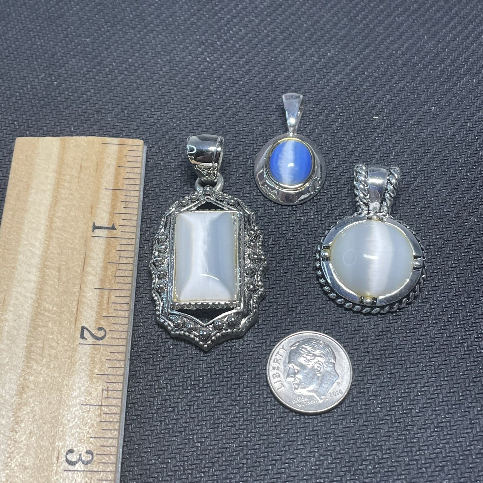 (Set Of 3) – 2 White & 1 Blue Cats Eye Glass Pendant Silver Tone – No Chains VTG