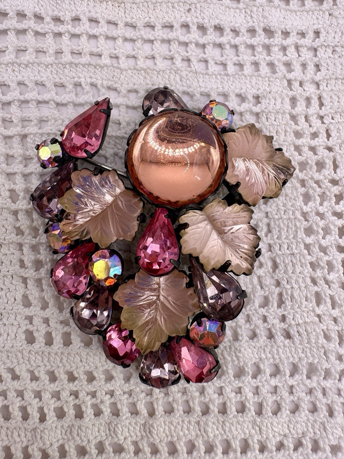 Vintage Pink Lavender Unsigned Coro Molded Glass Leaf Gunmetal Brooch 2.5”