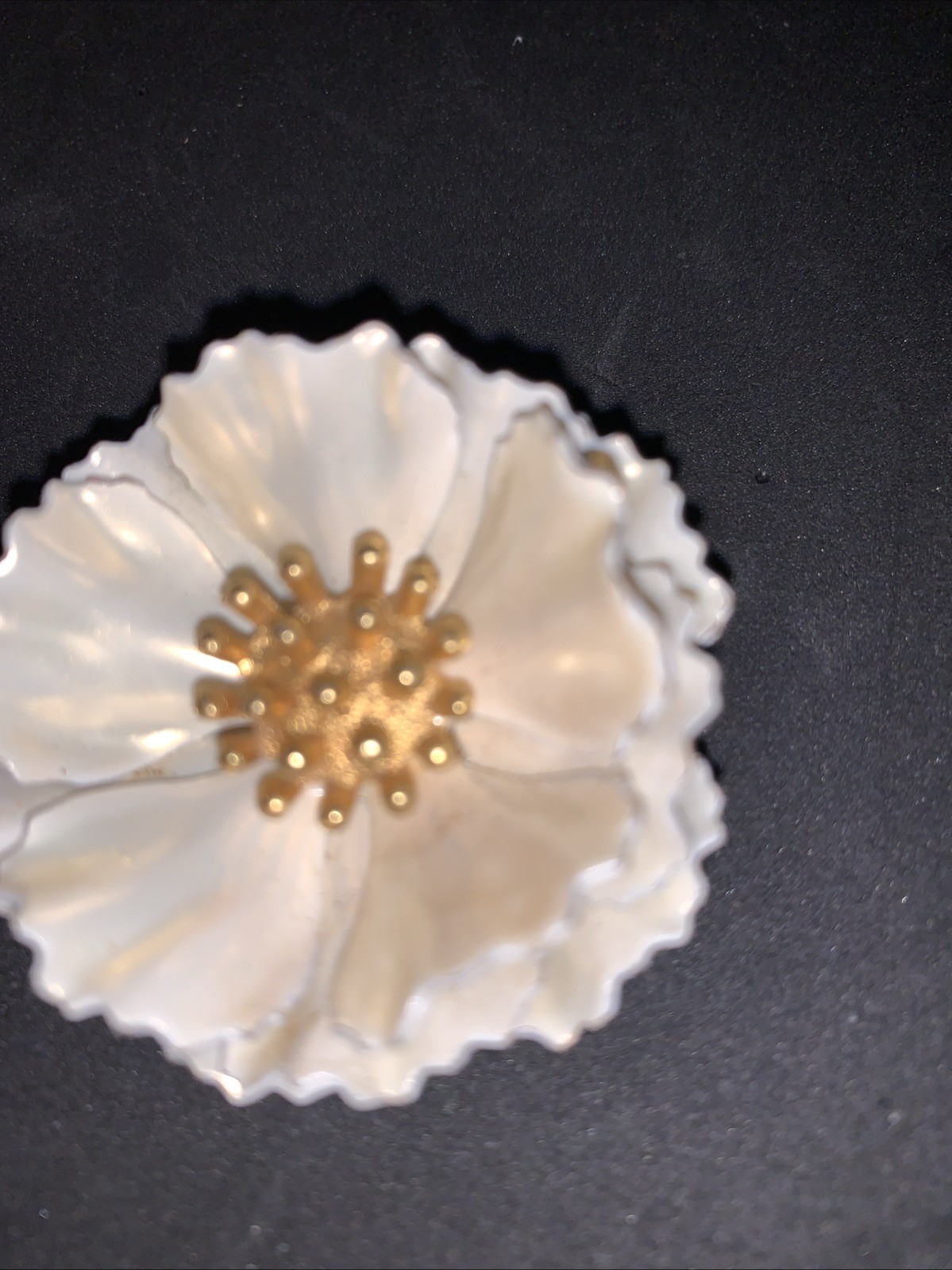 Vintage Estate Flower Cream/yellow Gold tone center safety clasp 1 1/2 in. dia.