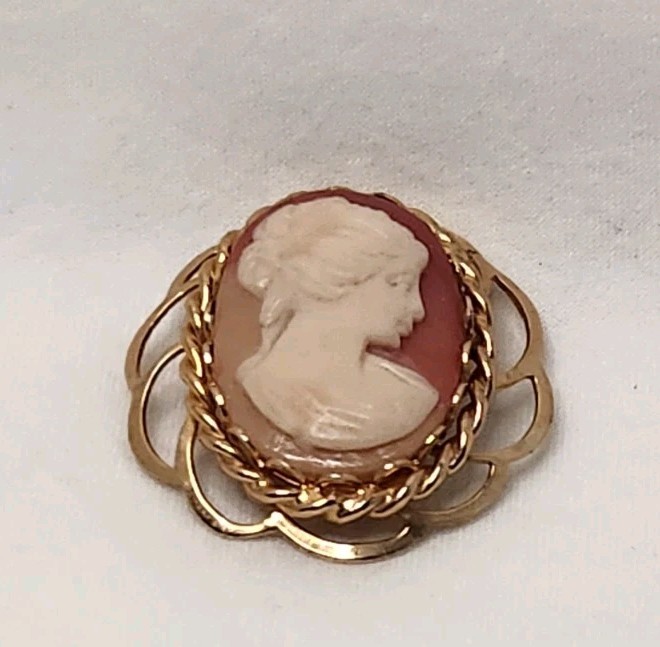 Cameo Brooch Pin Gold Tone Oval Lady Portrait Victorian Style