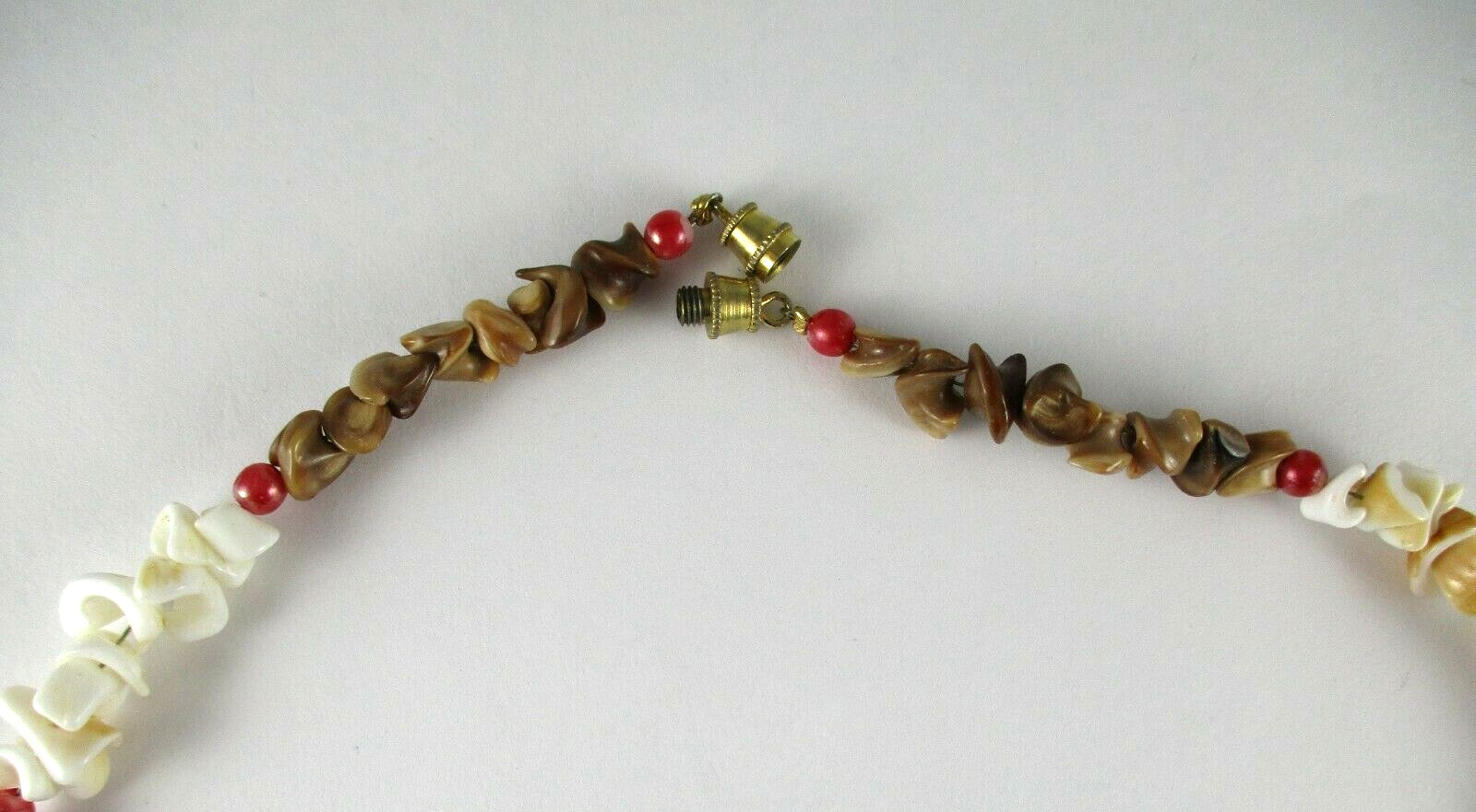 17″ SHELL NECKLACE GOLDTONE WITH SHELLS AND SMALL RED BEADS (71)