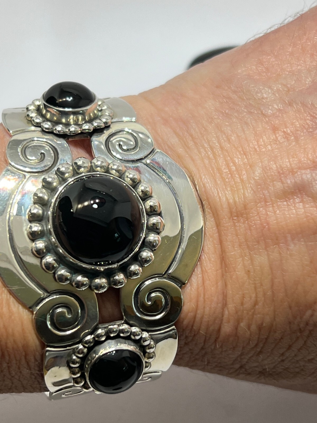 Vintage ATI Mexico cuff bracelet 925 Sterling silver Black Onyx heavy