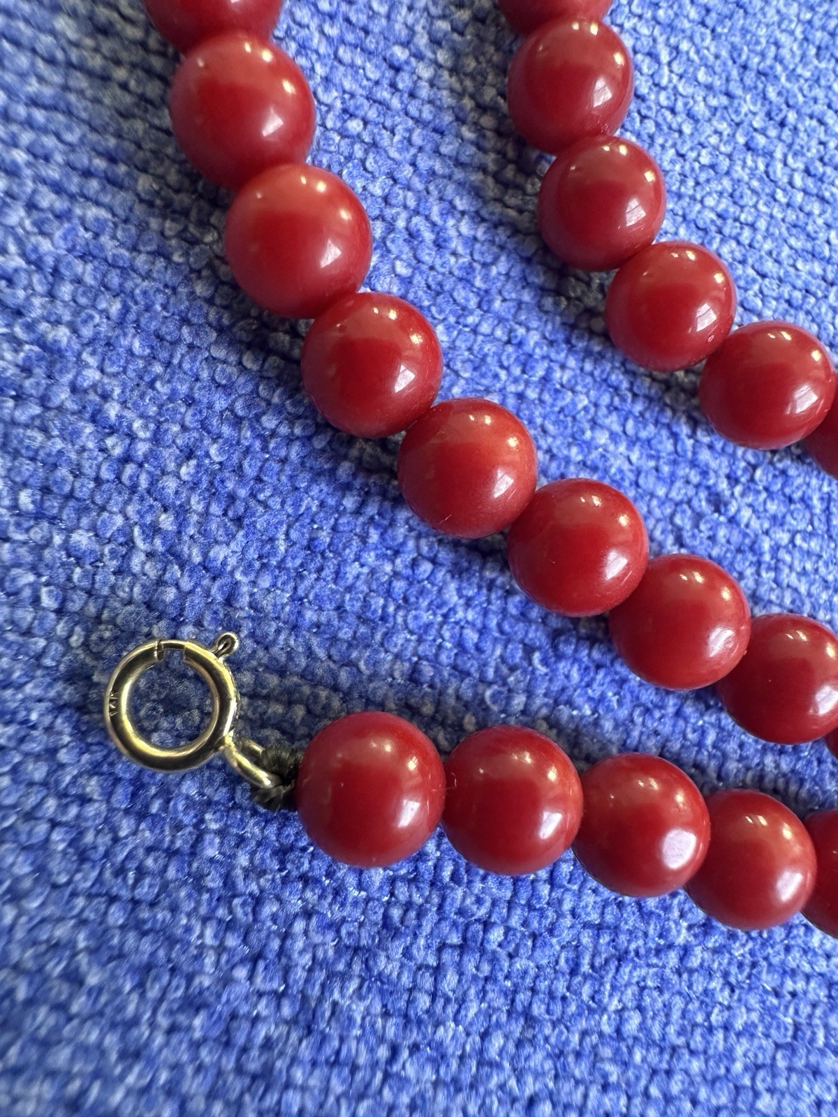 Vintage Red Coral Bead Necklace 18” 5.5mm Round Beads 14K Gold Clasp