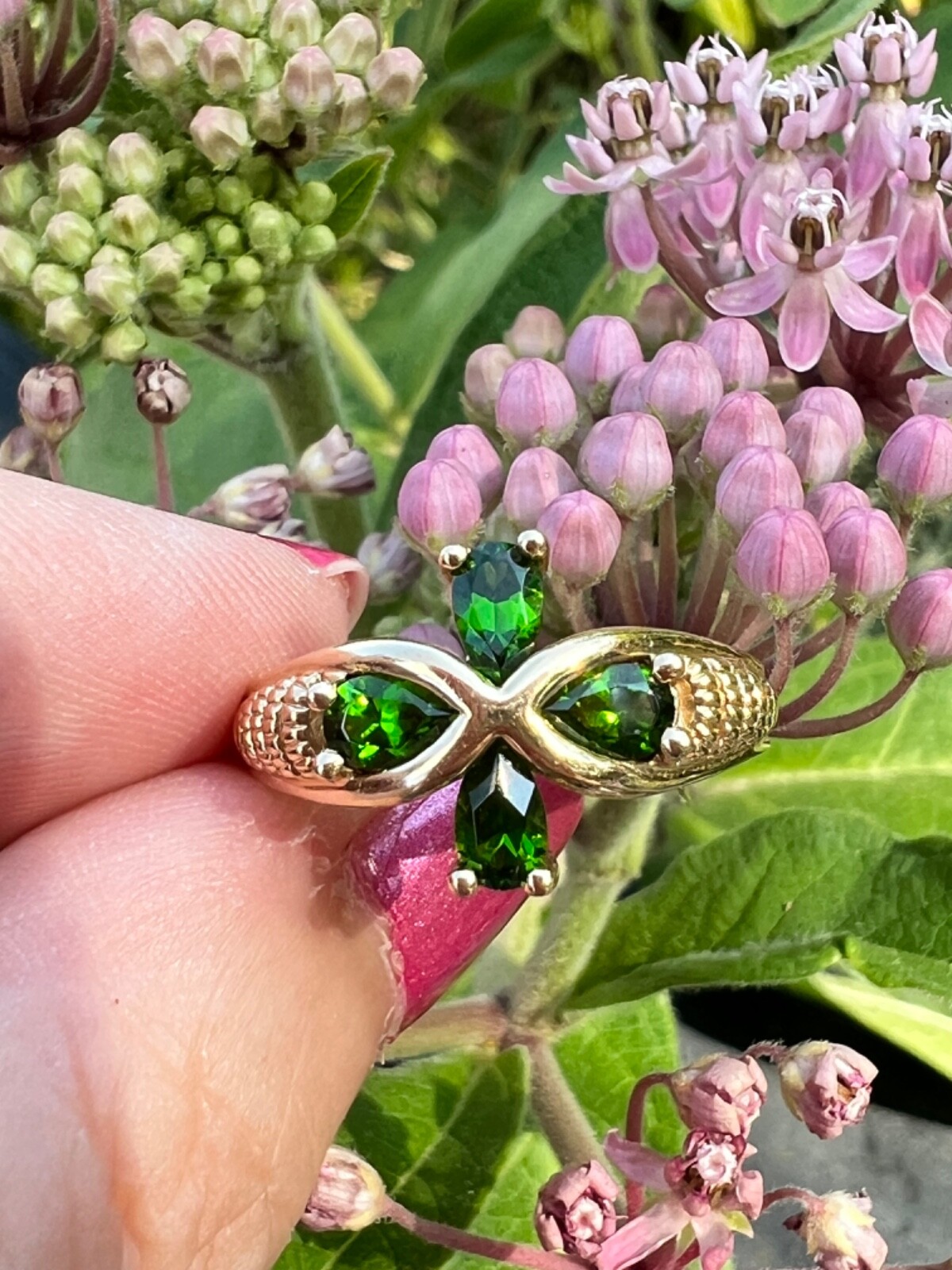 VINTAGE SOLID 14K YELLOW GOLD VIVID GREEN CHROME DIOPSIDE FLOWER RING ROMANTIC