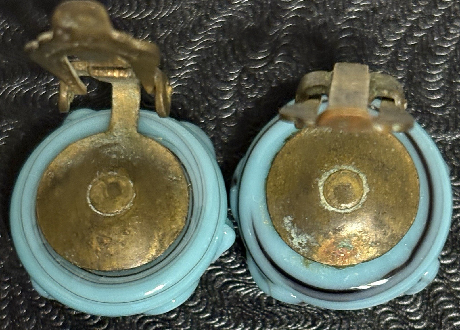 Vintage Art Deco Style 1940’s Hand Carved Turquoise 3/4” Round Clip Earrings