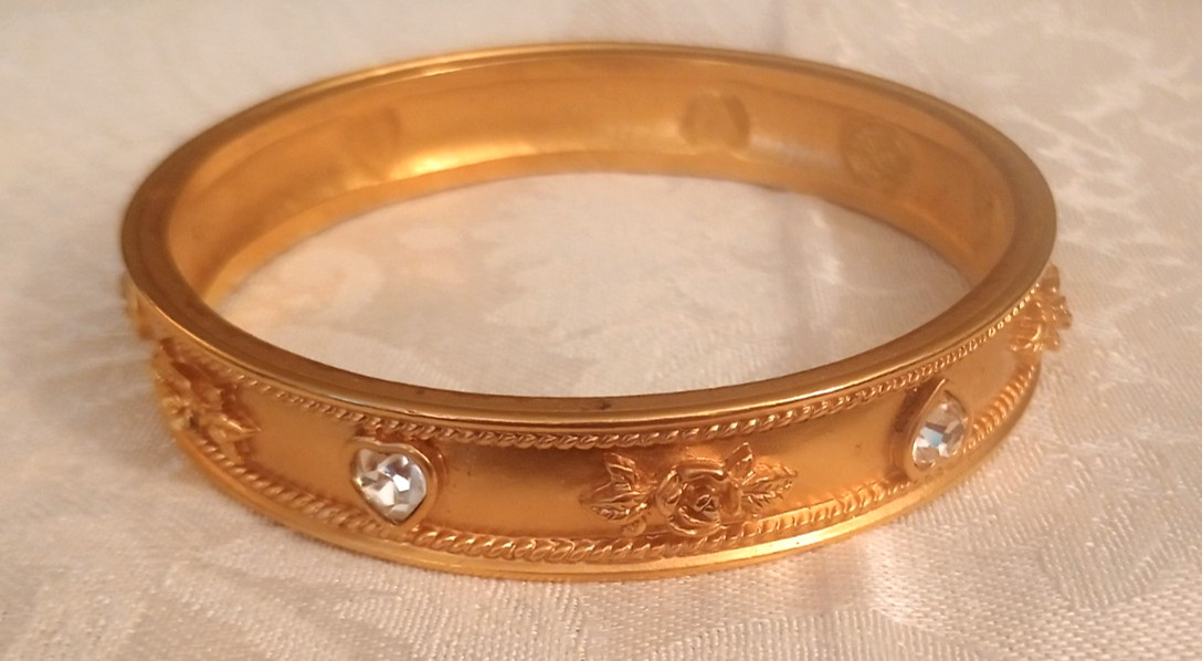 Vintage Elizabeth Taylor Avon Gold Tone Flowers & Crystal Hearts Bangle Bracelet