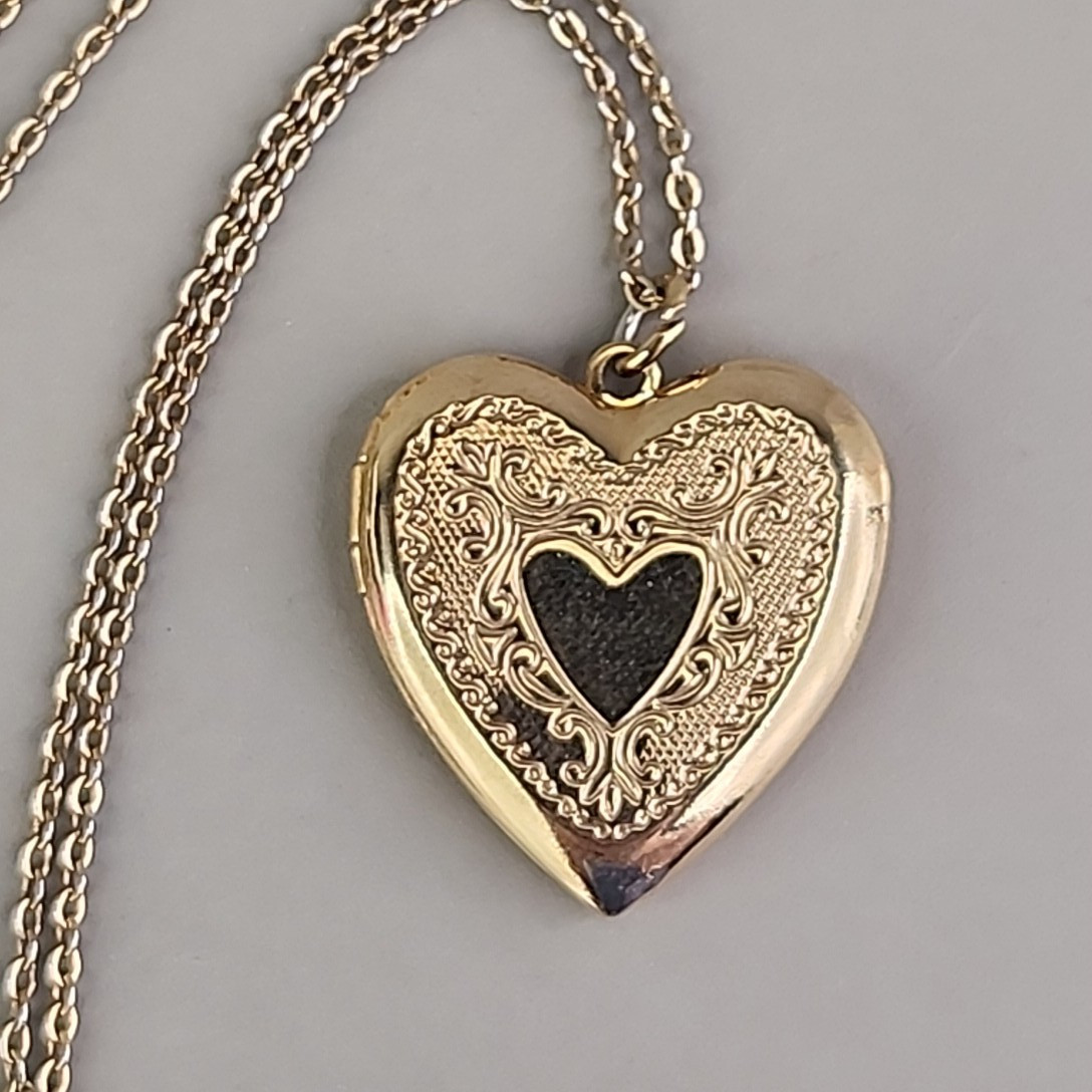 Vintage Heart Locket Necklace Stamped 2cm Gold Tone 16″