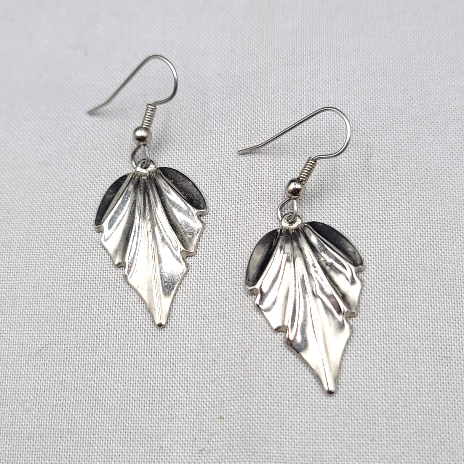 Vintage Pierced Earrings Silver tone Dangle Leaf 1 1/8″