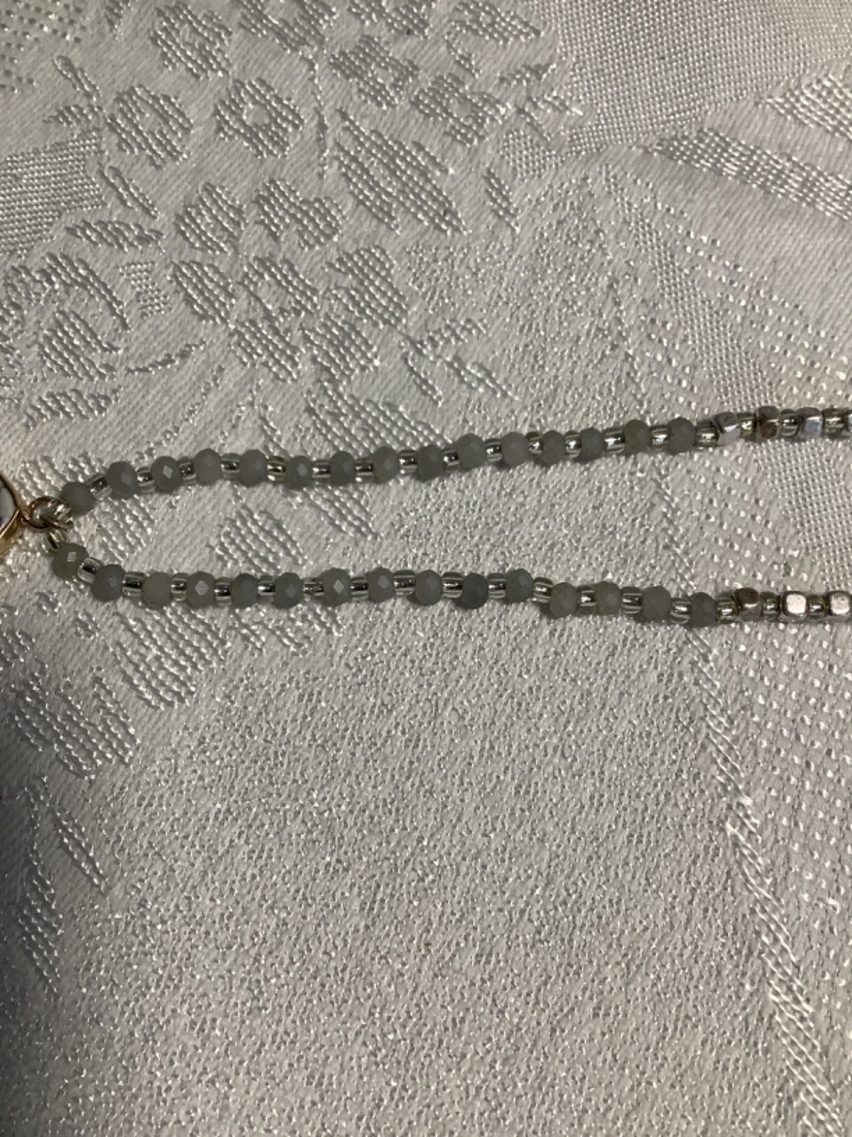 Teardrop white howlite pendant necklace silver tone beads chain necklace 16 1/2”