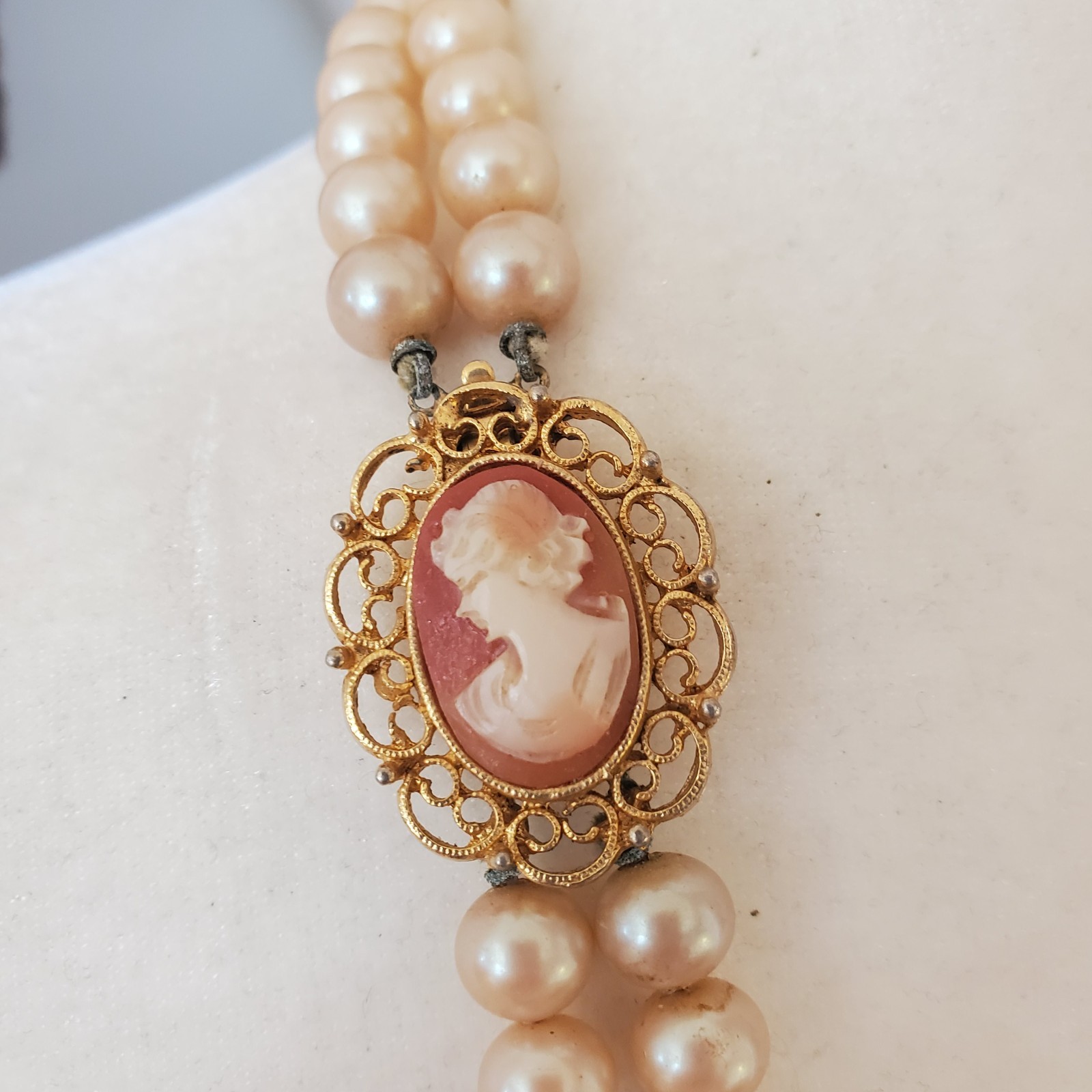 Cameo Dbl Pearl Strand Necklace 27″ Insert Clasp Carved Filigree Hand Knotted