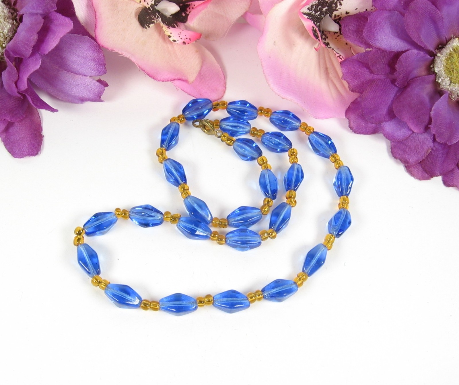 BLUE & AMBER-YELLOW Glass BEADNECKLACE Vintage Beaded Bicone Choker 18″