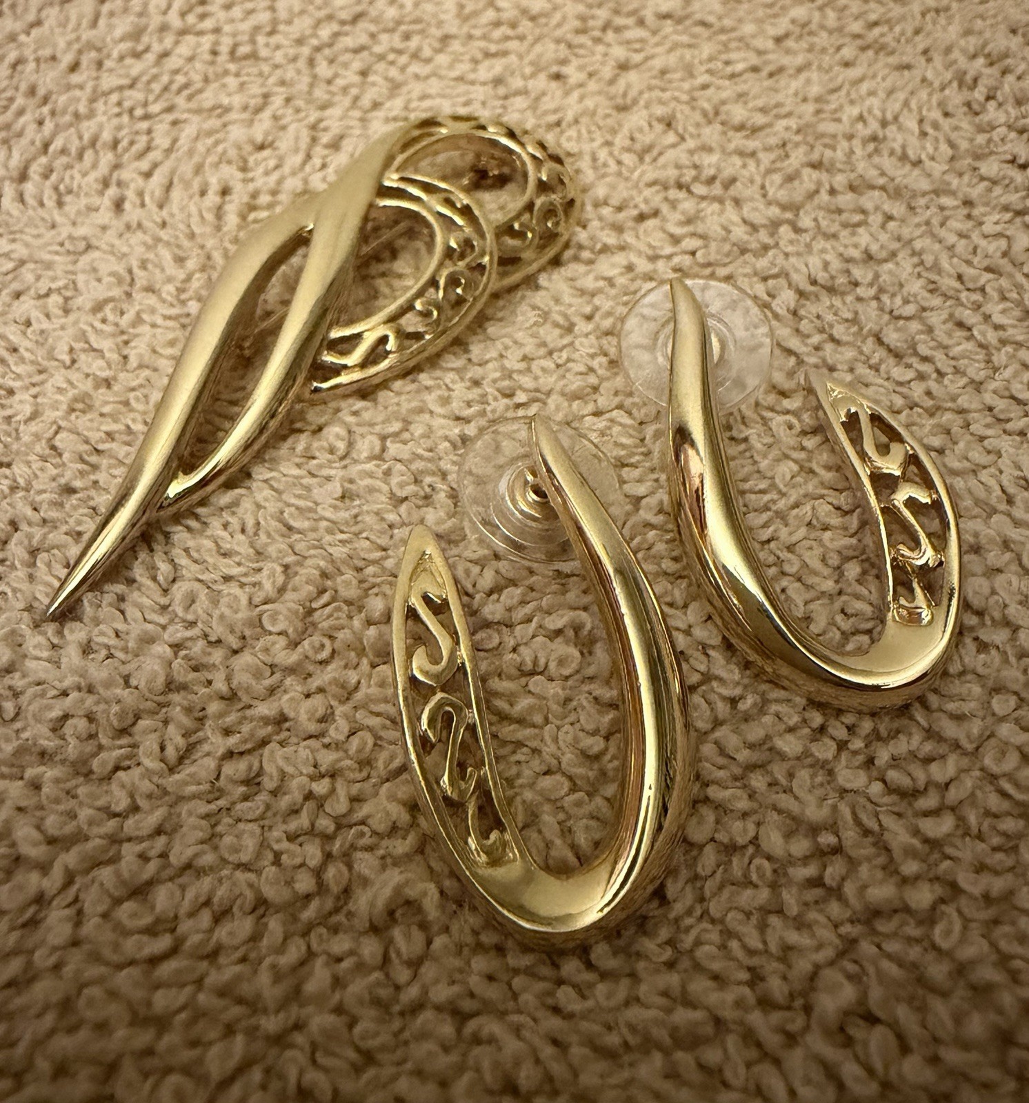 Vintage Trifari Filigree Brooch Pin + Stud Earrings (3pc Matching Set, Signed)