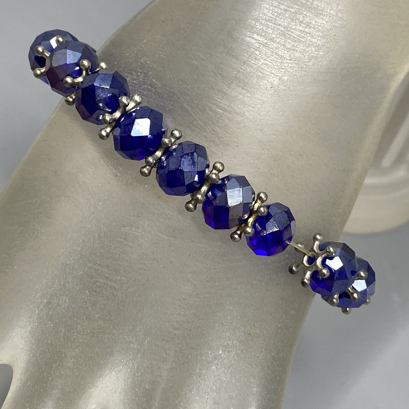 Purple Glass Beaded Bracelet Stretch Iridescent Surface Coated Faceted 6.75″