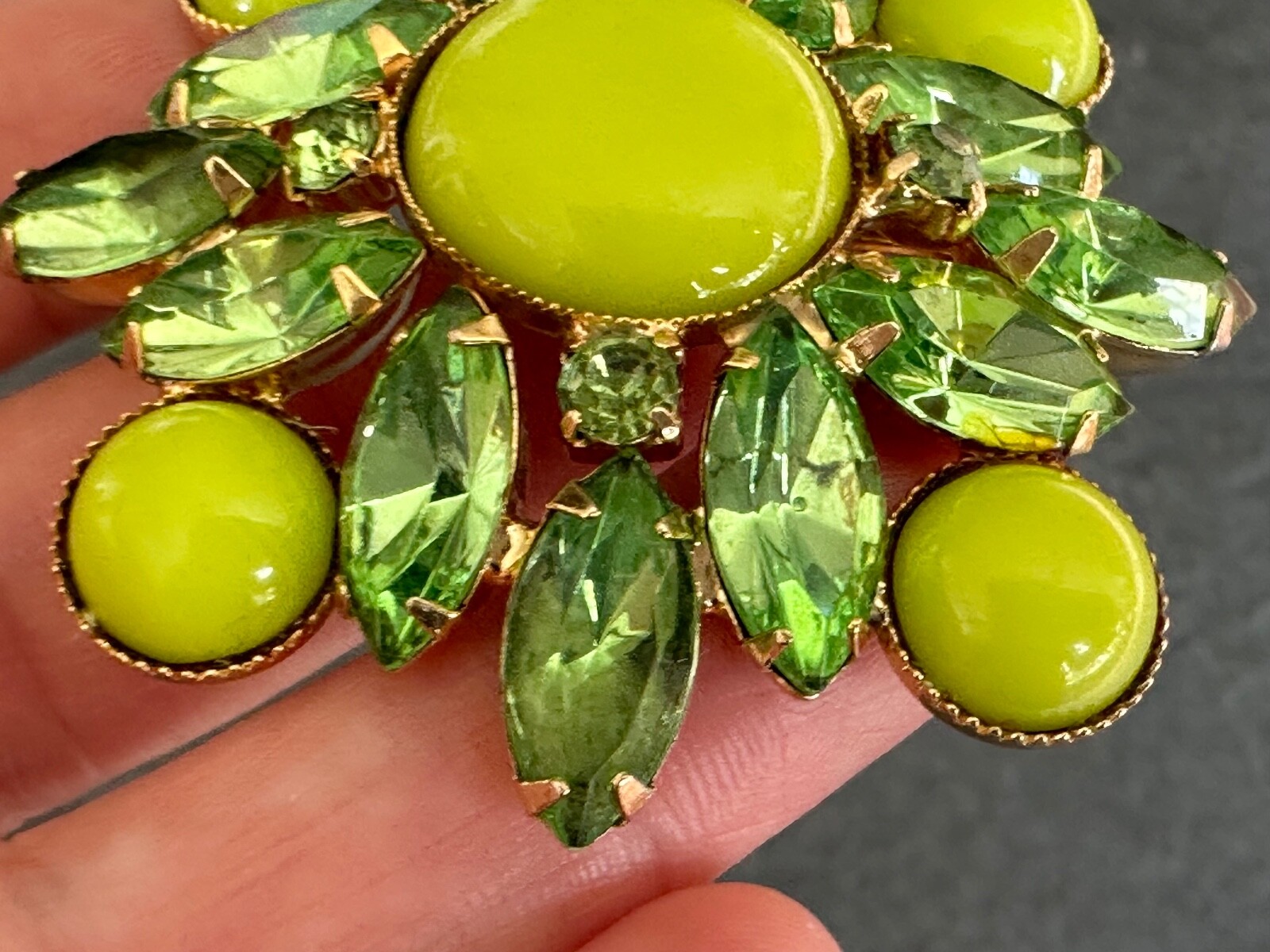VINTAGE Brooch Pin Lime Green Cabachon & Rhinestone Brooch 1960s Fashion Jewelry
