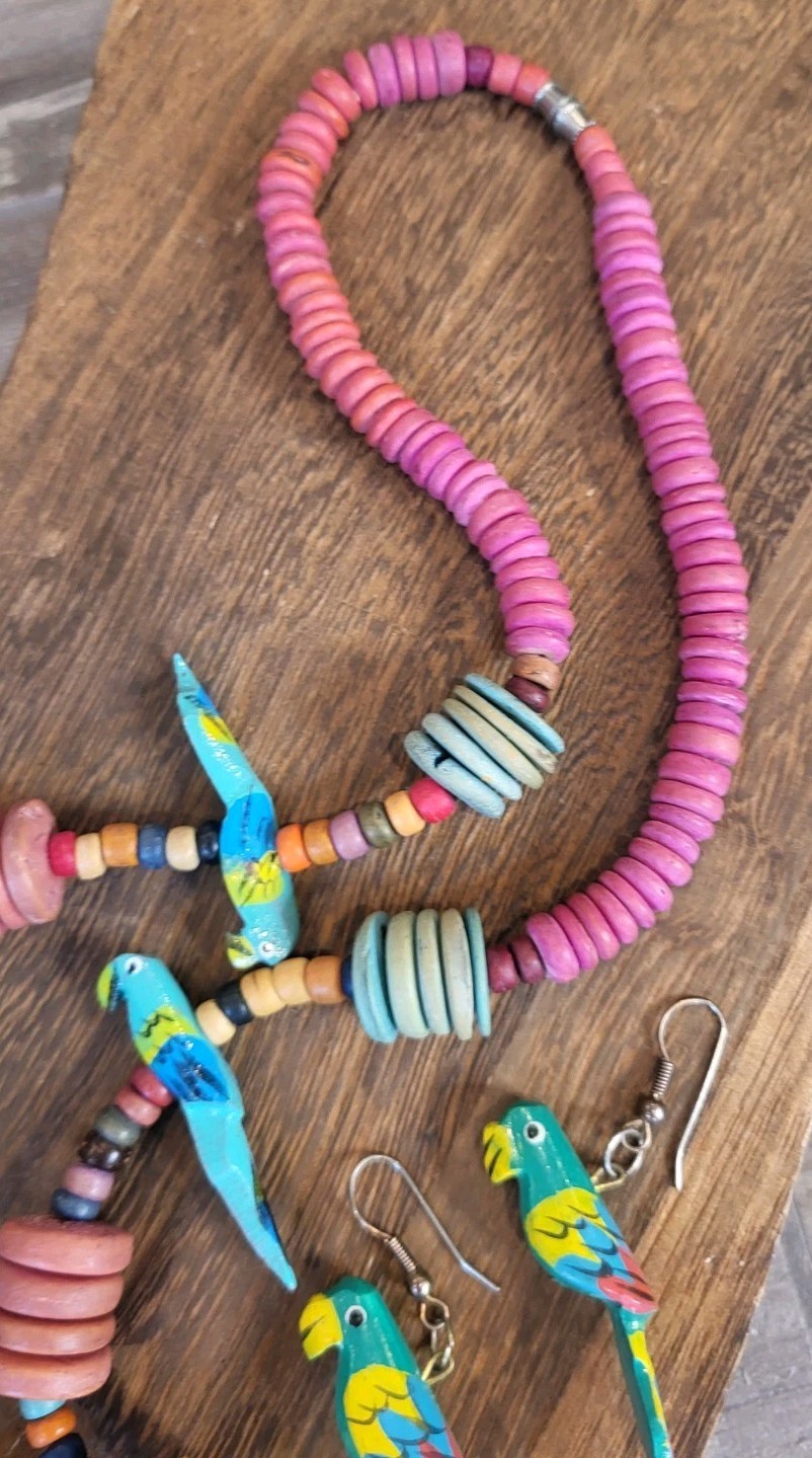 Vtg Rustic Beaded Parrot Detail Necklace & Earrings Set, Made in the Caribbean