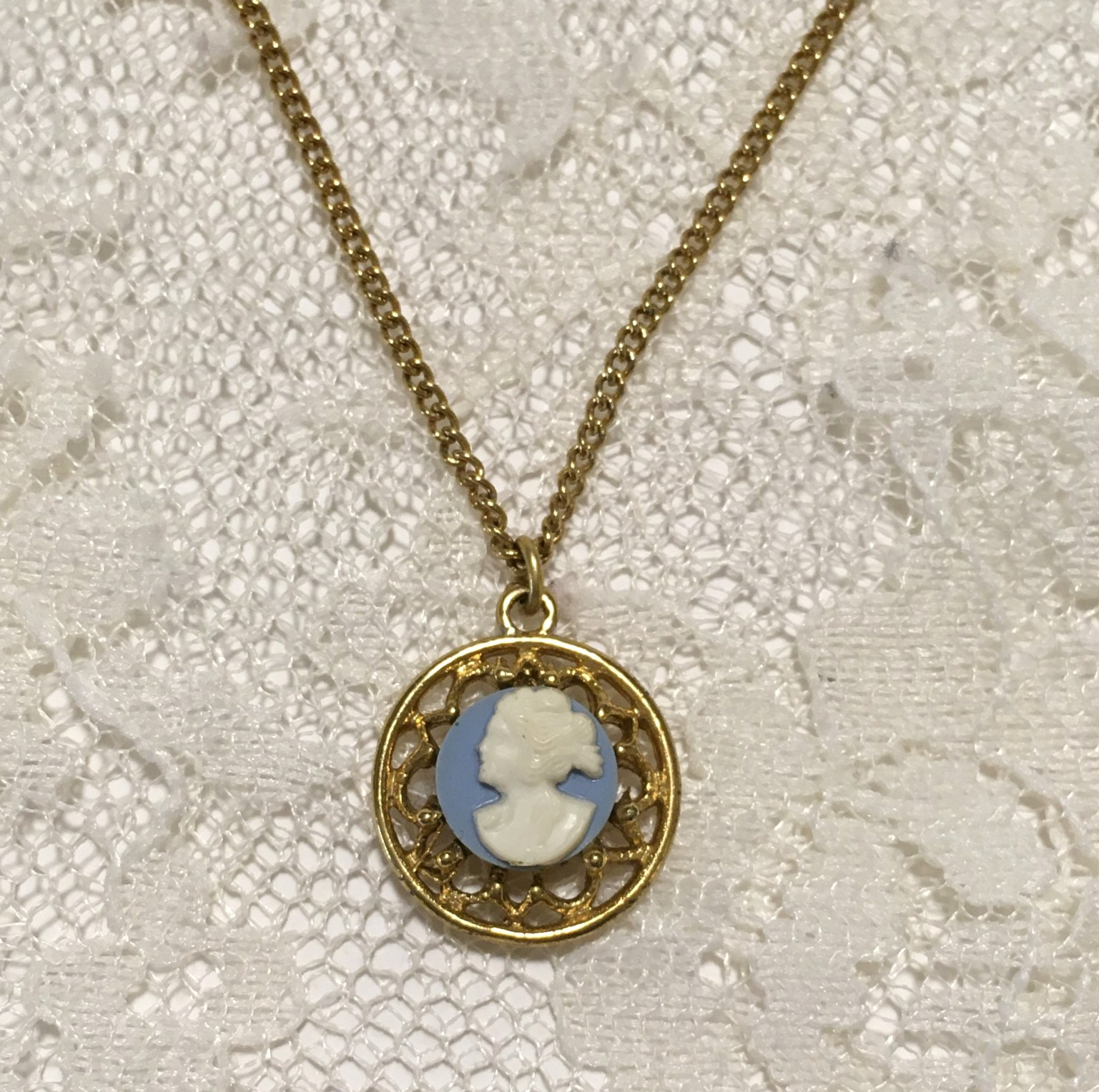 Vintage Blue Cameo Pendant Necklace Gold Tone Ornate Dainty Classic