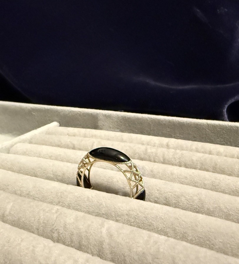 Vintage QVC 14 Karat Yellow Gold Lattice Filigree & Black Onyx Ring Size 9 3.1 G