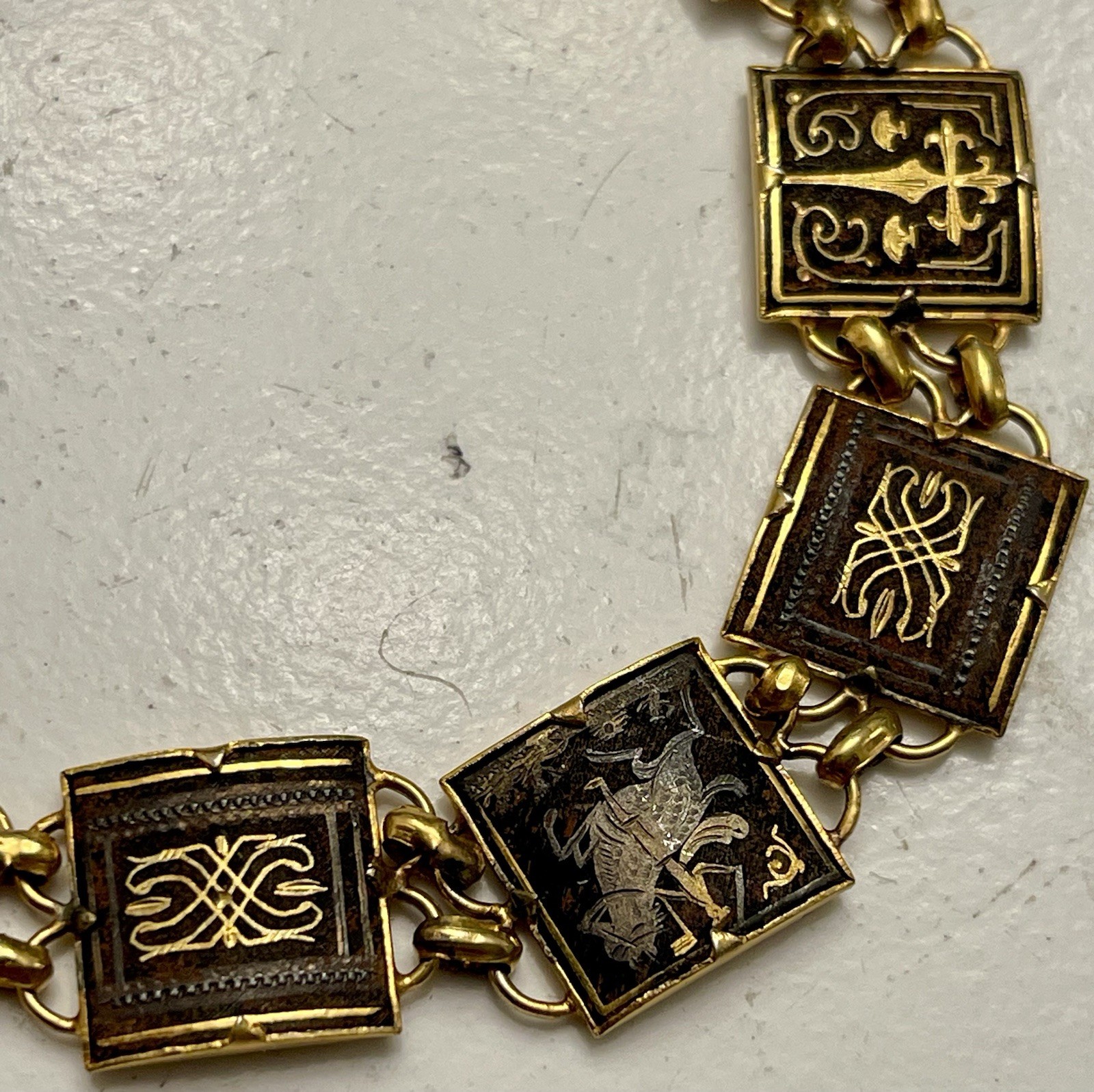 Vtg Damascene Toledo Spain Buildings Horse Solider Link Bracelet Gold Plated 7”