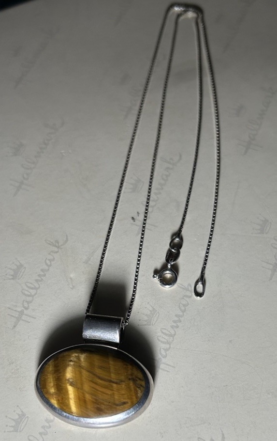 Vintage Sterling Silver and Orange Tiger Eye Cabochon Pendant Necklace 16in 14gr