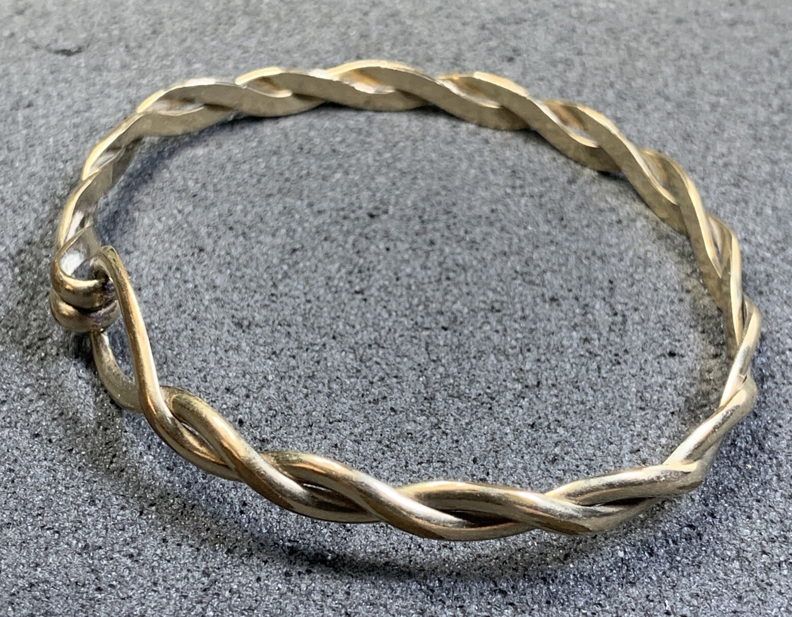 Gold Tone Metal Wirework Hook Clasp Bracelet, 6 1/2” Wrist, Vintage! Artisan!