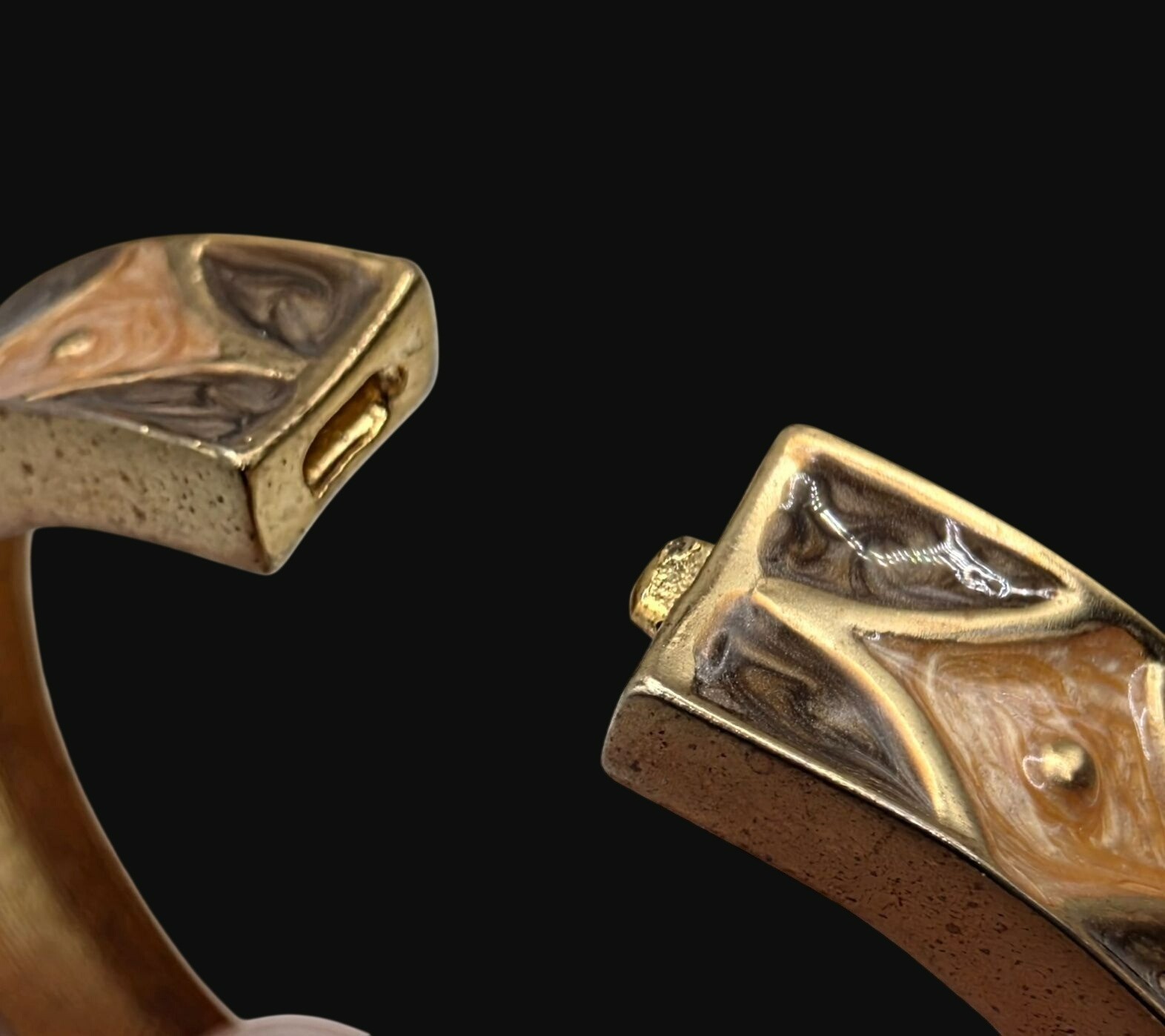 Vintage Gold-Tone Hinged Bangle Bracelet Brown Peach Enamel Geometric Cuff Boho