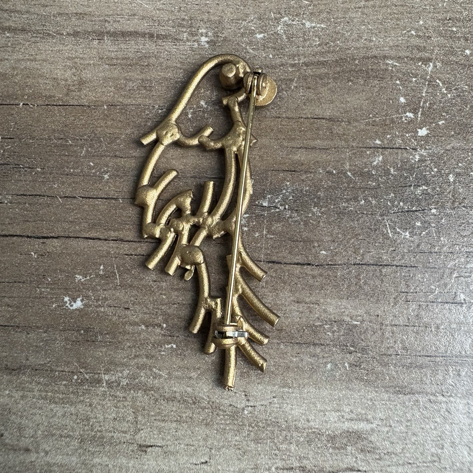 Parrot Brooch Gold Tone Rhinstone Eye Bird Tropical