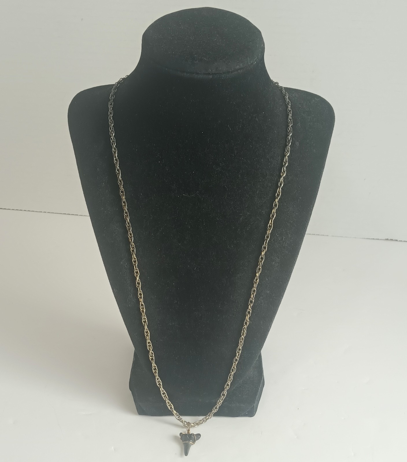 Vintage Wire Wrapped Shark Tooth Round Link Chain Necklace
