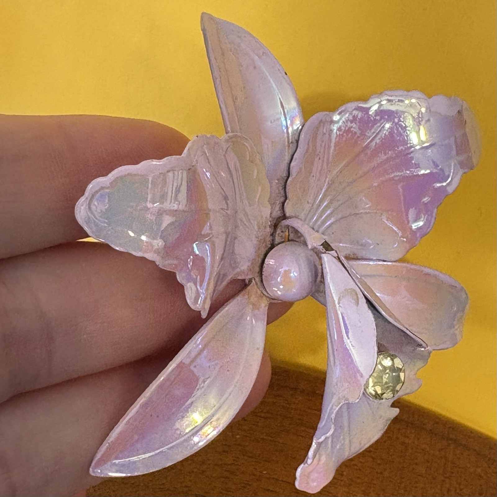 Vtg Flower Power Orchid Brooch Iridescent Lilac Purple Enamel Rhinestone PinREAD