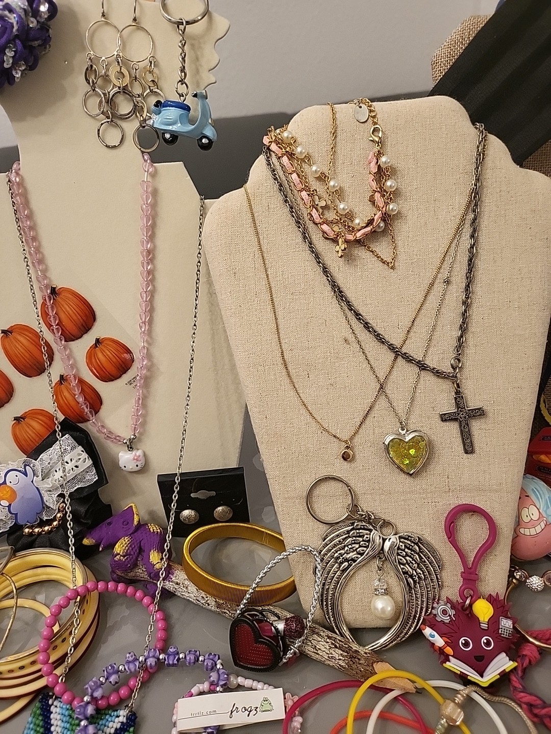 Costume Jewelry Lot 90 Pc + Girls Dress Up Box Collectibles, Hair Pcs And MoreG4