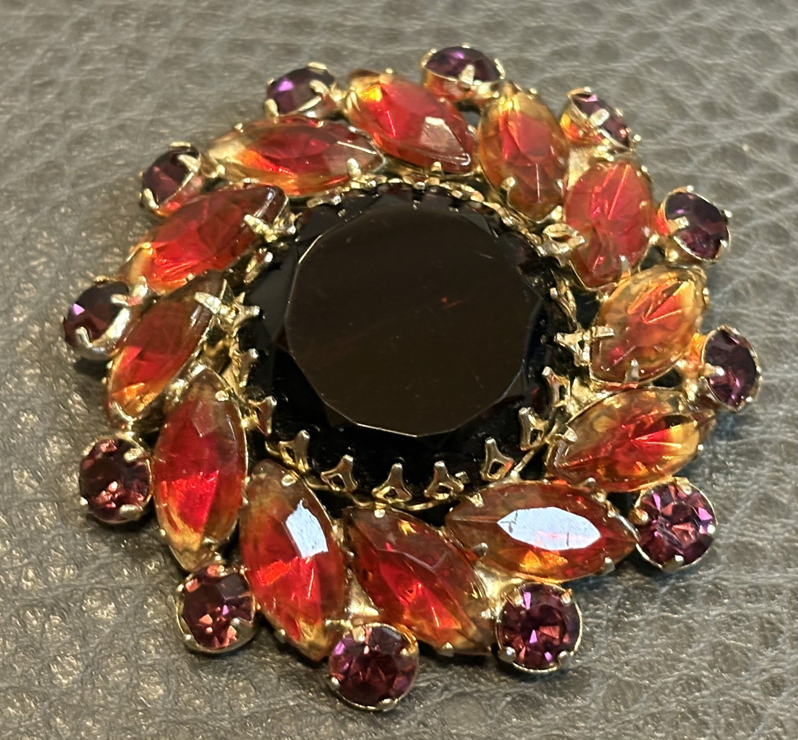 High End Dog Tooth Prong Set Crystal Red Givre Rhinestones Vintage Estate Brooch