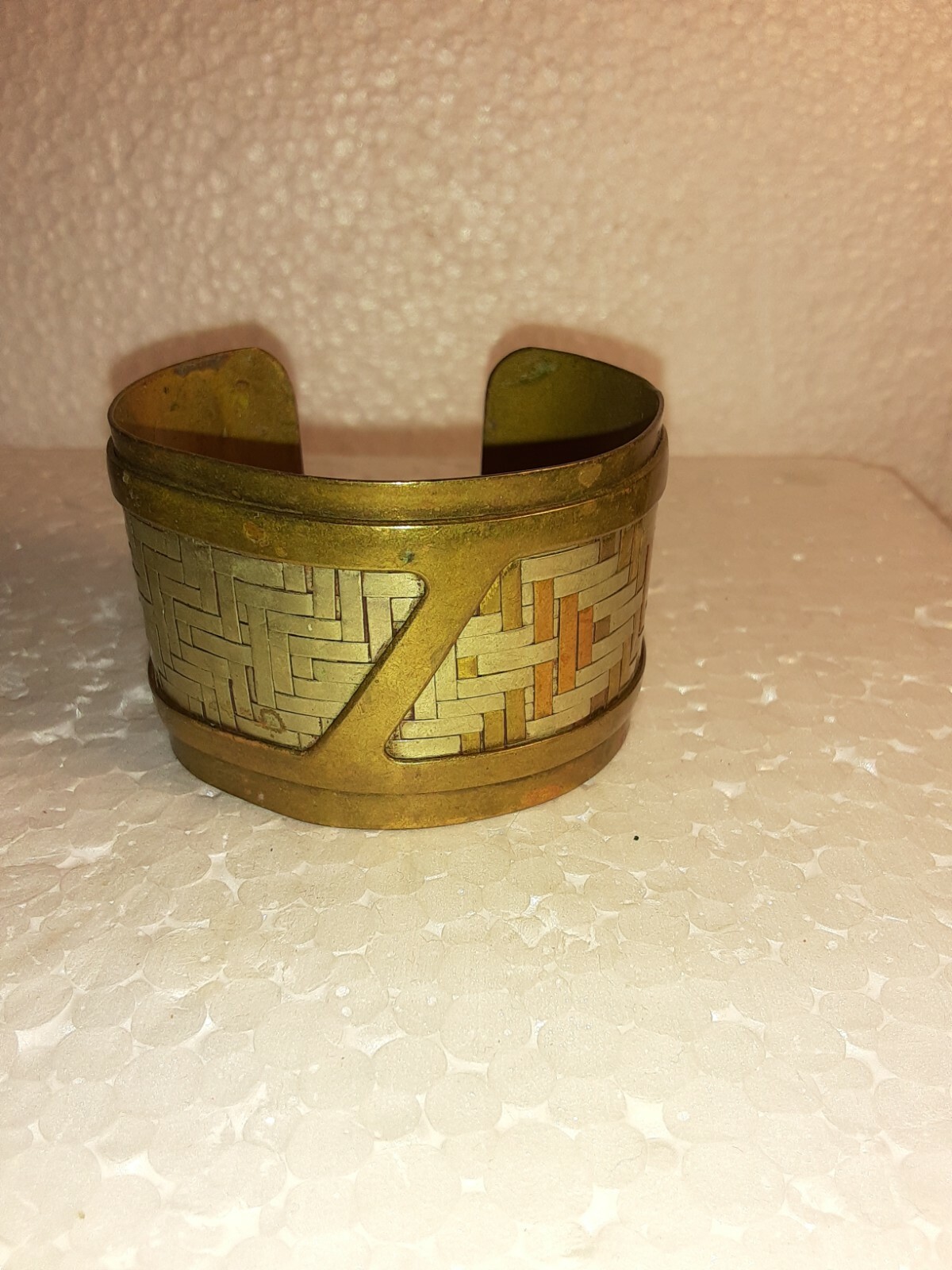 ARTISAN TRIBAL NATIVE STYLE MIXED METAL BRACELET 2 1/4″ ACROSS