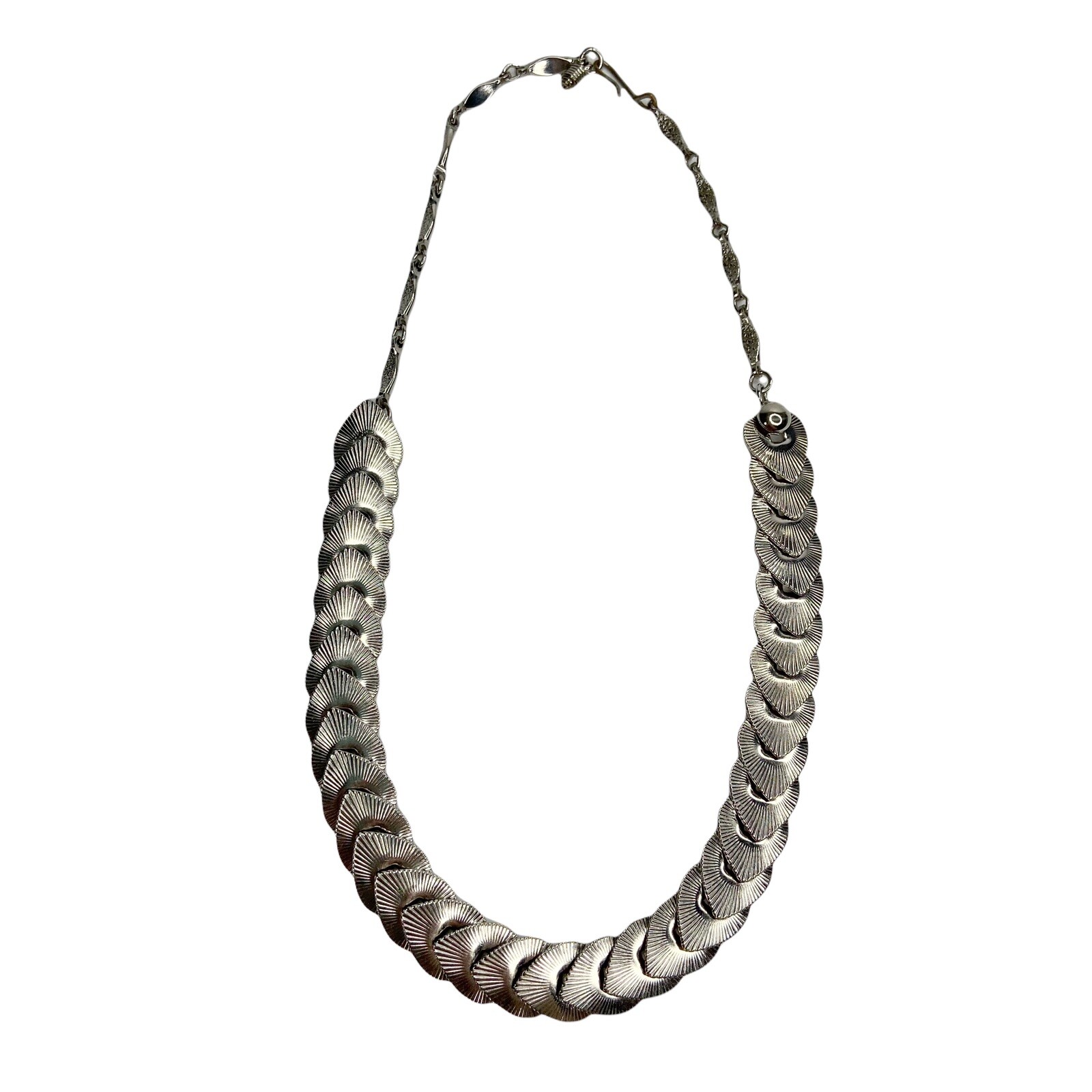 Vintage Silver Tone Articulated Linked Planchette Chain Necklace Ribbed Textured