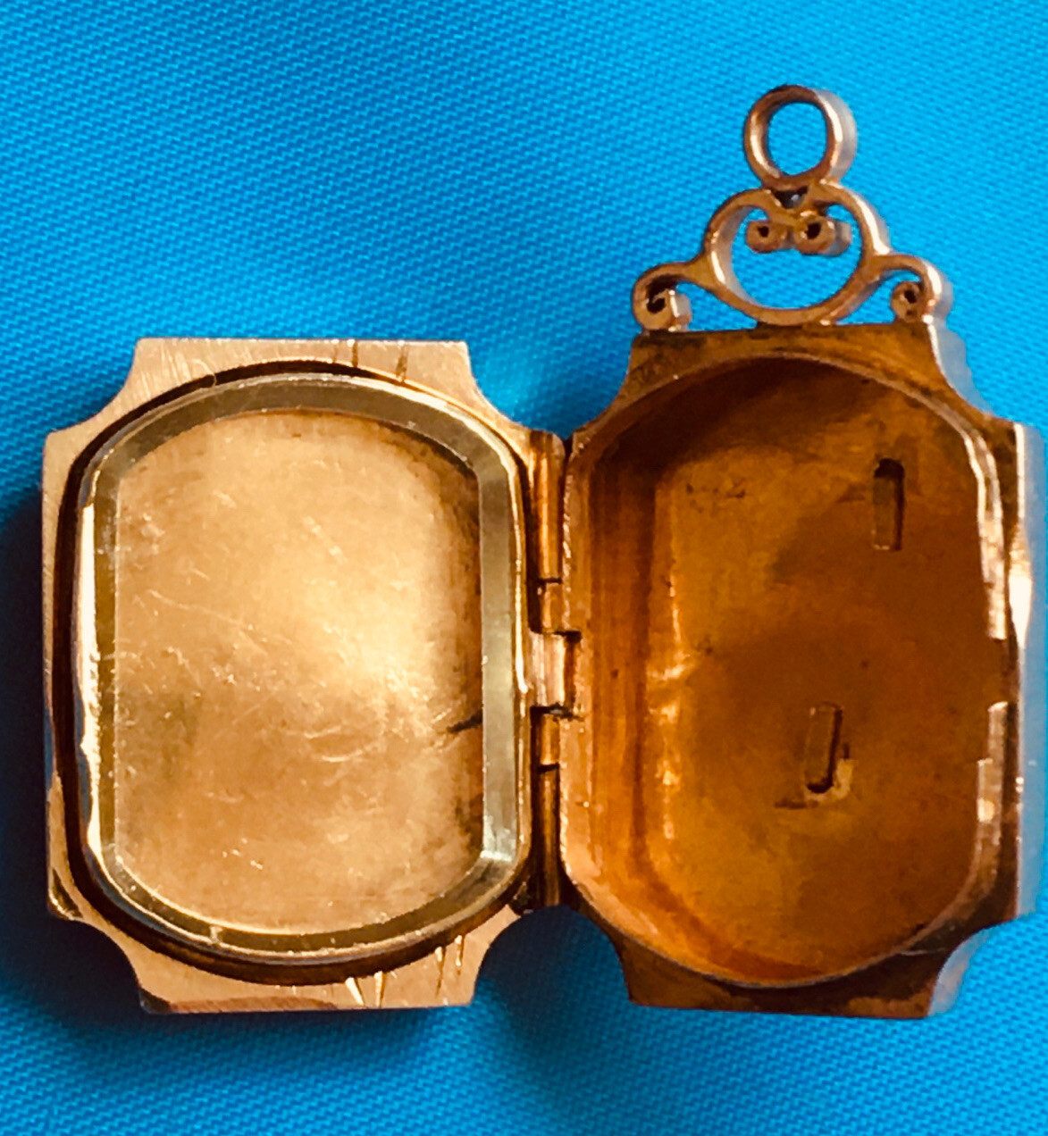 Antique Victorian 18K Solid Rose Gold Locket / Pendant 12.3 gram