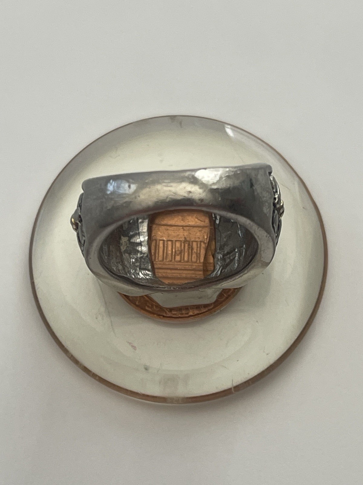 Vintage US 1975 Copper Penny Ring Size 7.25 Silver Tone Band Penny is in Lucite
