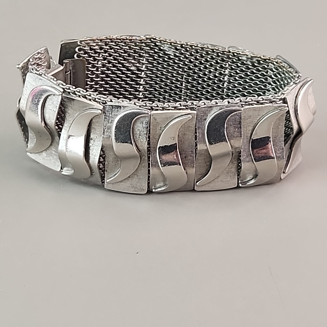 Vintage Wide Mesh Bracelet Silver Tone Wavy Panels 6.5″