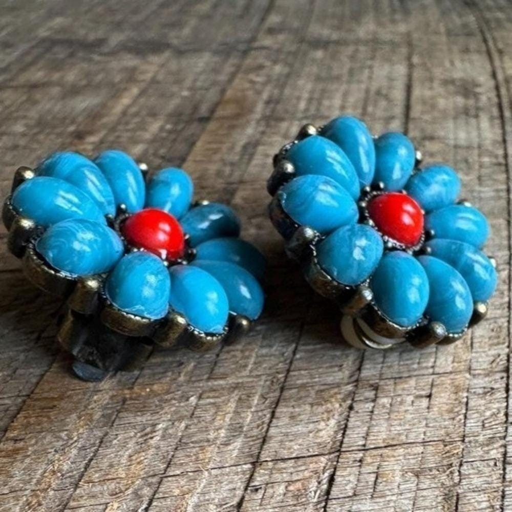 Vintage Flower Clip On Earrings Coral Resin Western Turquoise Style