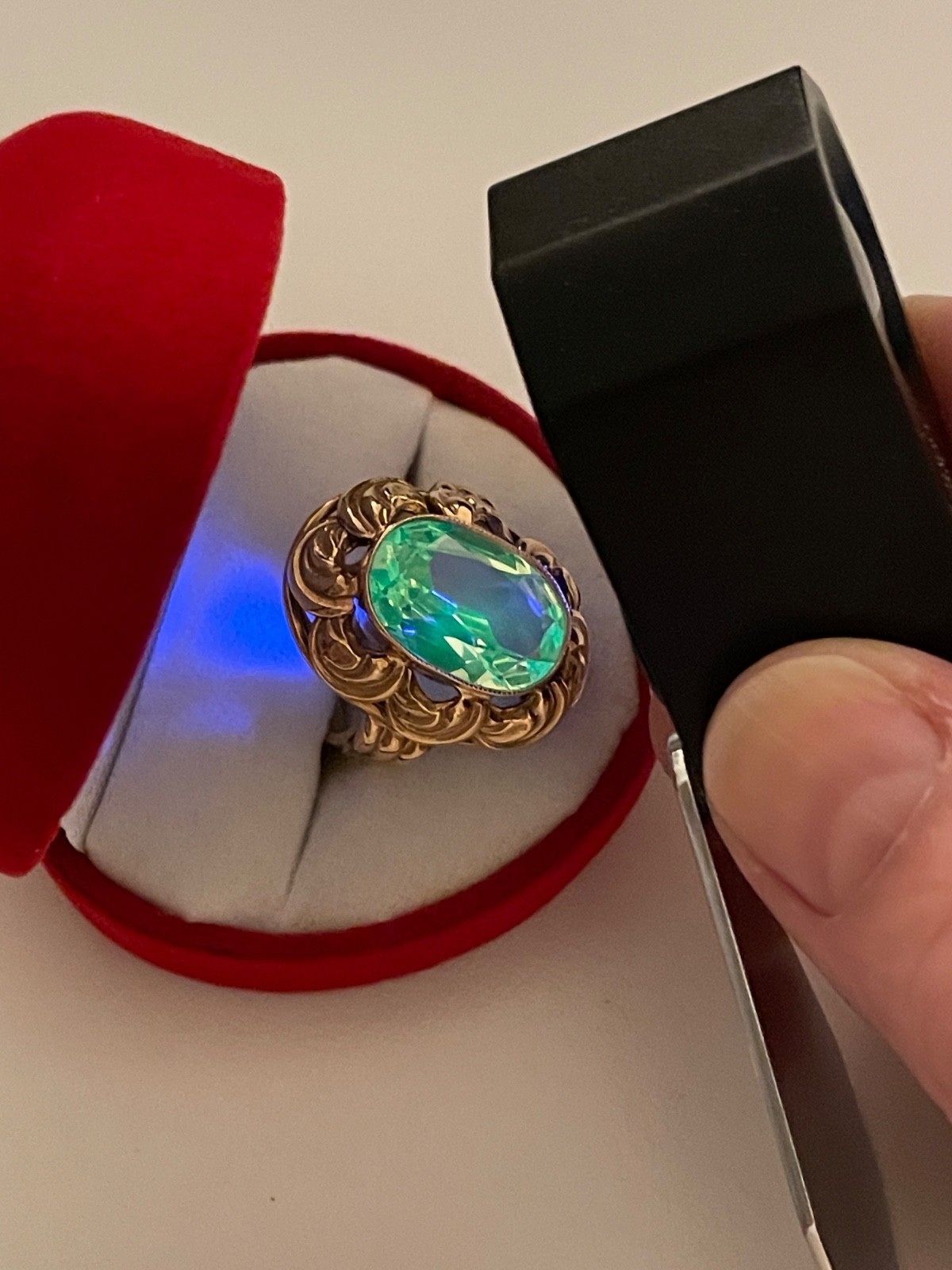 Vintage Mid Century 14k Yellow Gold Austrian Uranium Glass Cocktail Ring Size 5