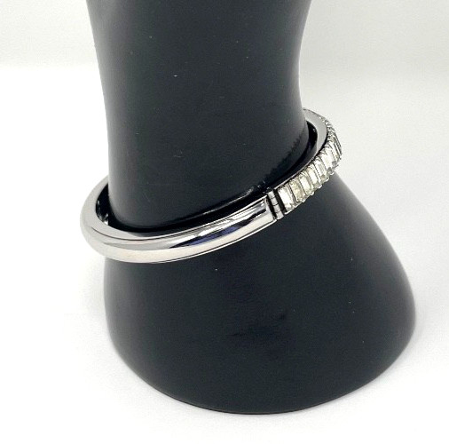 Vintage Rhinestone Baguette Bangle Bracelet Silver Hinged Oval XS 6″ Small Wrist