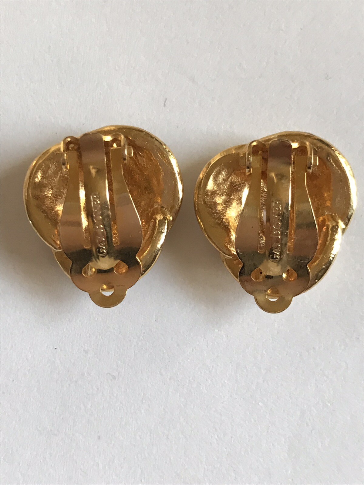 SPARKLY VINTAGE GAY BOYER RHINESTONE GOLDTONE CLIP EARRINGS